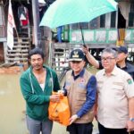 Pj Gubernur Sumsel  Tinjau Lokasi Banjir di Muara Enim, Salurkan Bantuan untuk Warga yang Terdampak