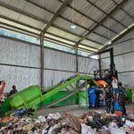 PTBA Serahkan Bantuan Mesin Pemusnah Sampah untuk Muara Enim
