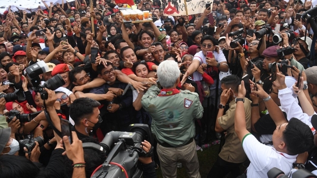 VIRAL! Wartawati Teriak Kemaluannya Dipegang-pegang saat Kampanye Ganjar, Pelaku Diduga Ajudan Puan
