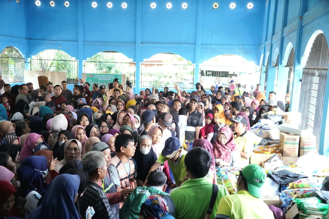 Kejari Bersama Pemkab Muara Enim Gelar Operasi Pasar Murah di Lawang Kidul