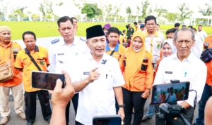 Pemkab Muba Berikan THR Kepada Ribuan Petugas Kebersihan dan Tukang Ojek