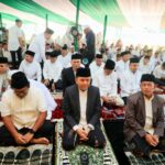 Pj Gubernur  Shalat Idul Fitri Berjamaah bersama Masyarakat Sumsel di Halaman Griya Agung