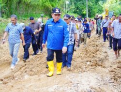 Perdana, Pj Bupati Muba Sandi Fahlepi Tinjau Jalan Rusak di Jirak Jaya