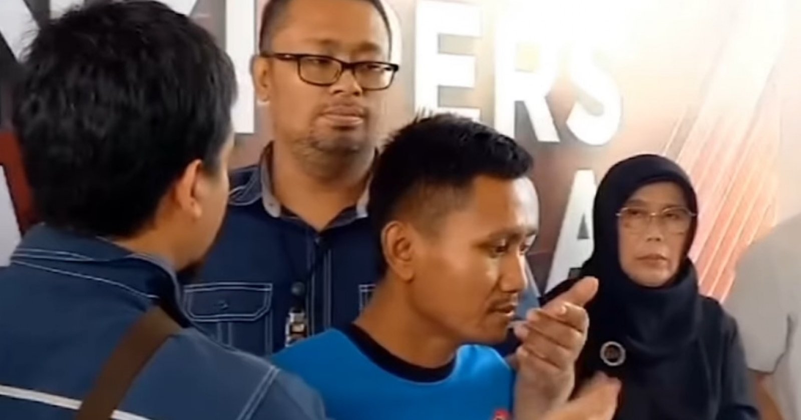 Berontak! Selalu Geleng-geleng saat Rilis, Mulut Pegi juga sempat Mau Ditutup Telapak Tangan Polisi
