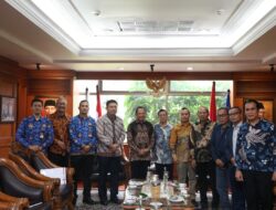 Mendagri Minta Pers Melakukan Kontrol Demi Sukseskan Pilkada 2024 Mendagri Minta Pers Melakukan Kontrol Demi Sukseskan Pilkada 2024
