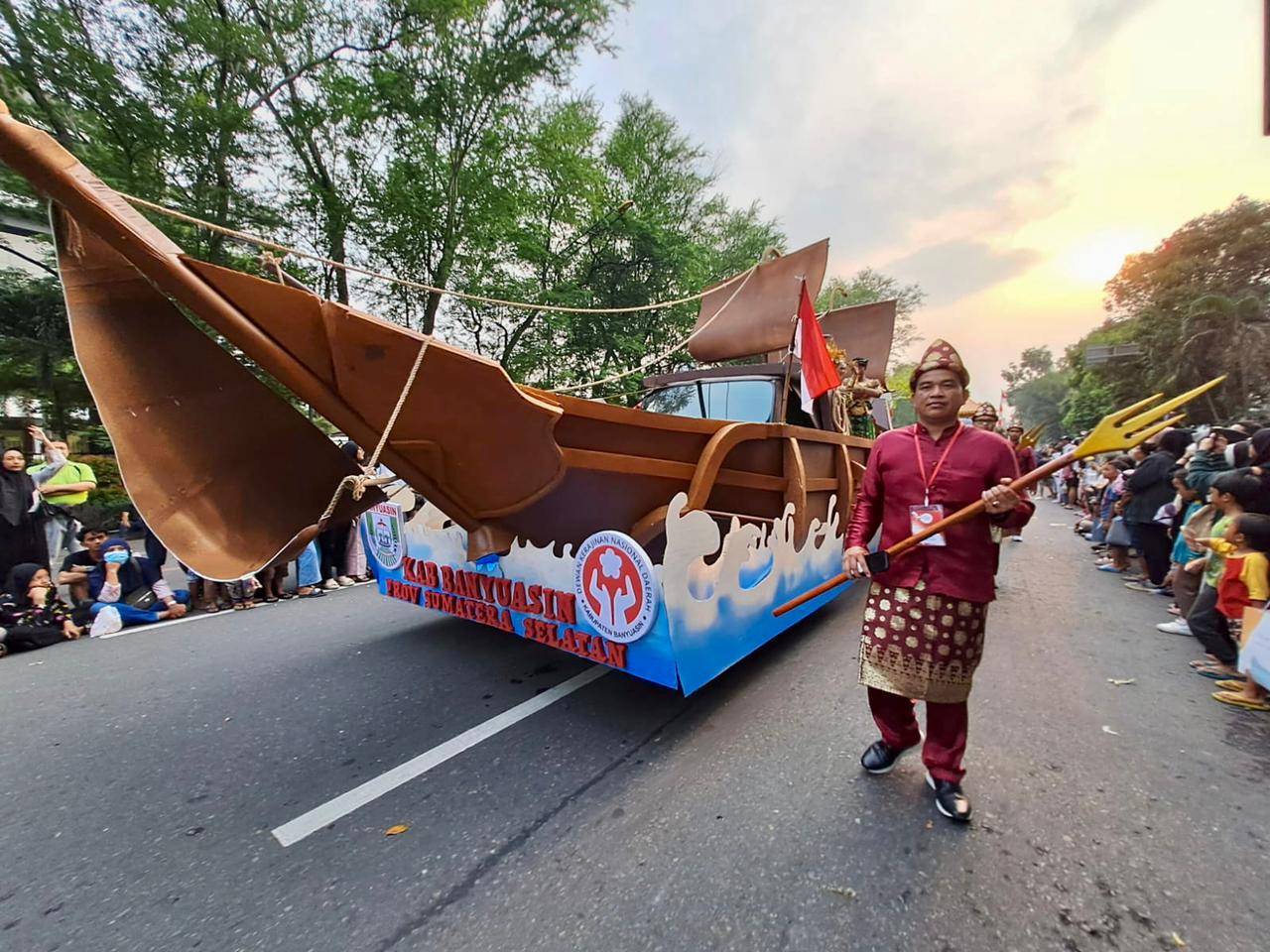 
Provinsi Sumsel Jadi Juara Umum Kendaraan Hias pada HUT ke-44 Dekranas di Solo Jateng 