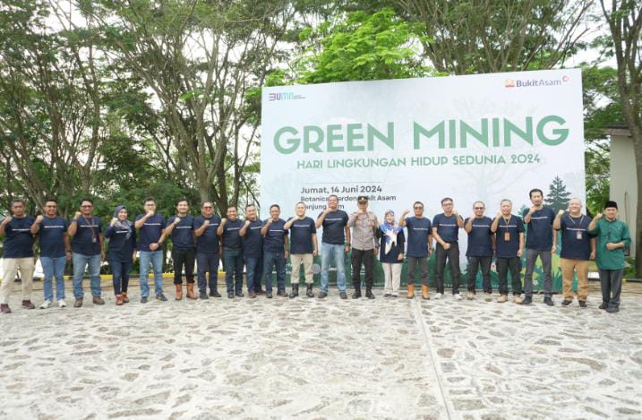 Green Mining, Bukit Asam (PTBA) Tanam Pohon Bersama di Lahan Bekas Tambang