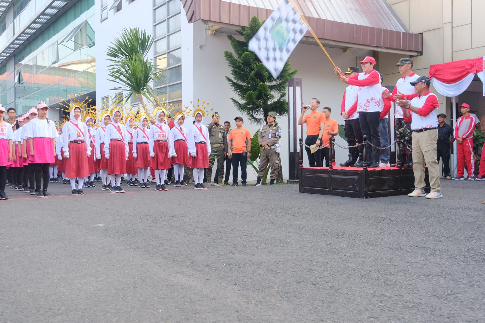 Ratusan Regu Bertanding Jadi Juara Lomba Baris-berbaris HUT Kemerdekaan RI ke 79