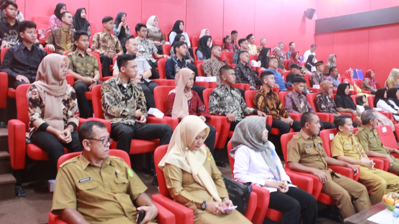 

Program Kuliah Gratis, Pemkab Muba Lepas Puluhan Putra-putri Daerah Timba Ilmu di Universitas Telkom Bandung 
