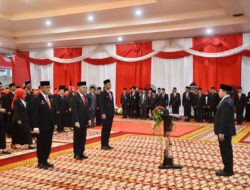 Pj Gubernur Elen Setiadi Sematkan Penghargaan Satyalancana Karya Satya Bagi 1.014 ASN Dilingkungan Pemprov Sumsel 