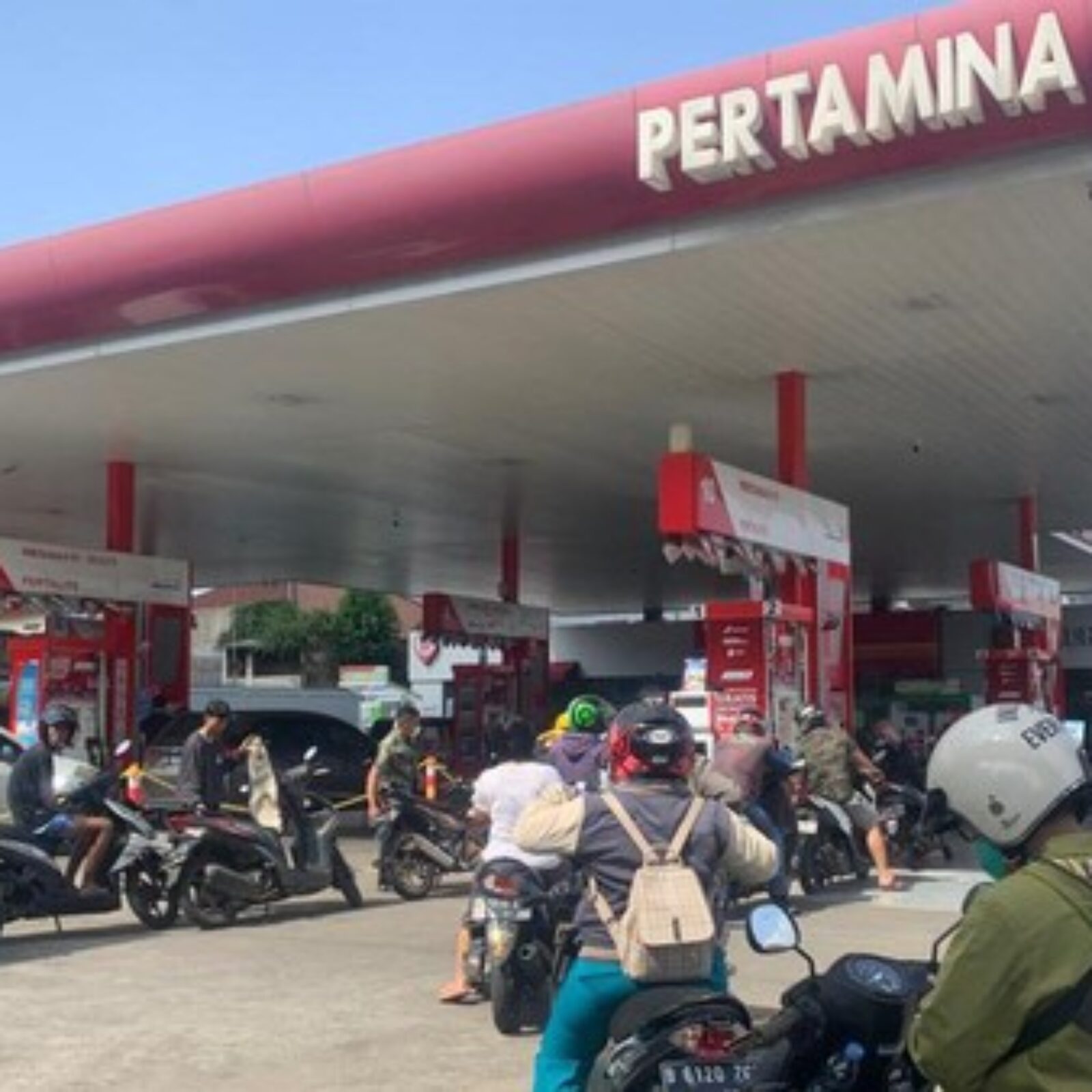 Sekarang Harga BBM Naik di Seluruh Indonesia! Ini Perbandingan BBM Pertamina Vs Shell-BP dan Vivo