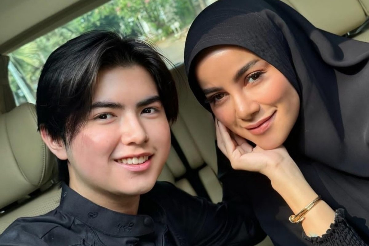 Olla Ramlan Pamer Pacar Baru Putranya Sean Mikael Alexander