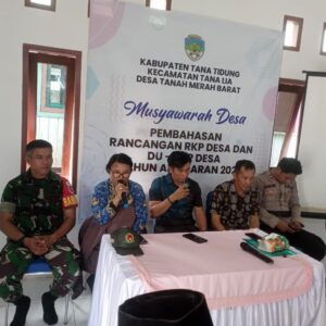 Satgas TMMD 122 Ikut Serta Melaksanakan Musyawarah Desa di Desa Tana Merah Satgas TMMD 122 Ikut Serta Melaksanakan Musyawarah Desa di Desa Tana Merah