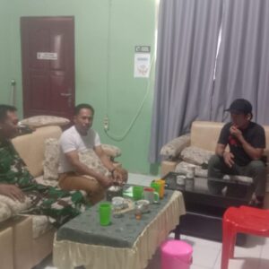 "Bincang Santai" Komsos di Lokasi TMMD 122 “Bincang Santai” Komsos di Lokasi TMMD 122