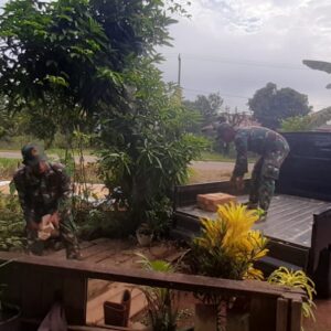 Material Batu Bata Terus Dimobilisasi ke Titik Pembuatan MCK Material Batu Bata Terus Dimobilisasi ke Titik Pembuatan MCK