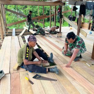 Dengan Semangat ,Satgas TMMD 122 Terus Laksanakan Percepatan Pengerjaan RTLH Bapak Jimmy Dengan Semangat ,Satgas TMMD 122 Terus Laksanakan Percepatan Pengerjaan RTLH Bapak Jimmy