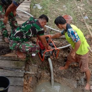 Satgas TMMD 122 Kodim 0914/TNT Percepat Pembuatan MCK 3 Bapak Yohanes Satgas TMMD 122 Kodim 0914/TNT Percepat Pembuatan MCK 3 Bapak Yohanes