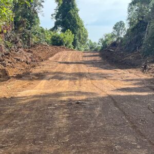 Sasaran Fisik Nyaris Tuntas, Satgas TMMD 122 Kodim 0914/TNT dan Warga Fokus Penyelesaian Jalan