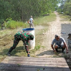 Bersama Warga, Satgas TMMD 122 Melaksanakan Kerja Bakti di Obyek Wisata Mangrove Bersama Warga, Satgas TMMD 122 Melaksanakan Kerja Bakti di Obyek Wisata Mangrove