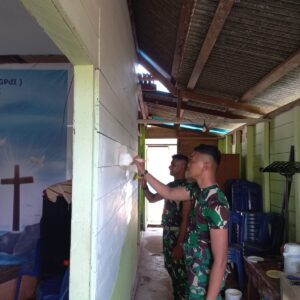 Jelang Penutupan TMMD, Satgas Kodim Tana Tidung Finishing Rehab Gereja GPDI di Desa Sebidai