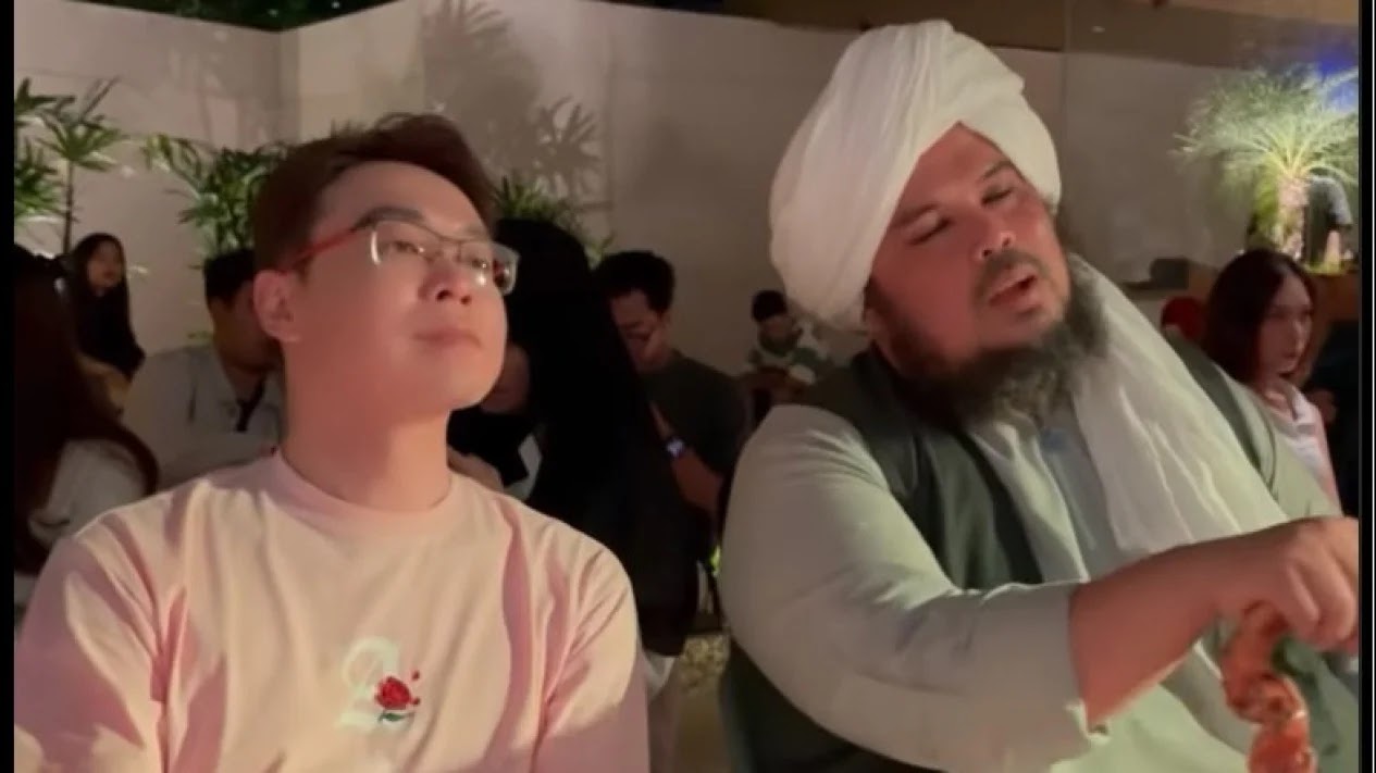 Viral!, Dokter Richard Lee Masuk Islam, Ustaz Derry Sulaiman Bimbing Bos Skincare Ucap Kalimat Syahadat