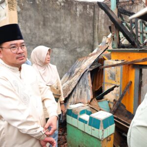 Prima Salam Kunjungi Warga Korban Musibah Kebakaran, Wawako Inginkan Tiap Kampung Tersedia Hdrant Prima Salam Kunjungi Warga Korban Musibah Kebakaran, Wawako Inginkan Tiap Kampung Tersedia Hdrant