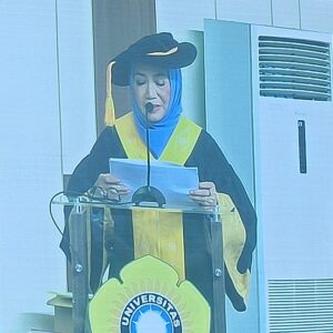 Farida R  Wargadalem Raih Guru Besar Unsri