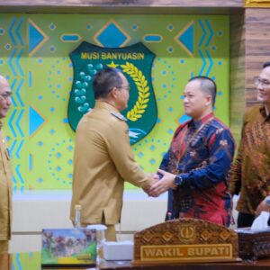 Wakil Bupati Rohman Sambut Tim Entry Meeting BPK Perwakilan Provinsi, Tegaskan Kepala OPD Harus Kooperatif Selama Pemeriksaan BPK Wakil Bupati Rohman Sambut Tim Entry Meeting BPK Perwakilan Provinsi, Tegaskan Kepala OPD Harus Kooperatif Selama Pemeriksaan BPK