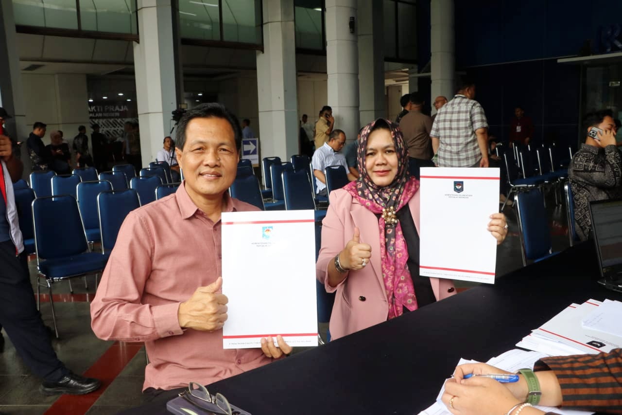 Jelang Pelantikan, Bupati Muara Enim Terpilih 2024 Edison-Sumarni Registrasi dan Pemeriksaan Kesehatan di Kemendagri