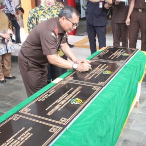 Peresmian Gedung Kantor, Mess Putra dan Mess Putri, serta Rumah Rehabilitasi Kabupaten Muba Peresmian Gedung Kantor, Mess Putra dan Mess Putri, serta Rumah Rehabilitasi Kabupaten Muba