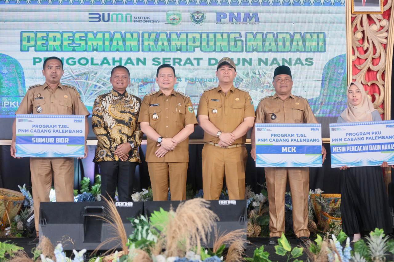 Pj Gubernur Sumsel  Resmikan Kampung Madani Serat Nanas Desa Bunut Kabupaten Muara Enim