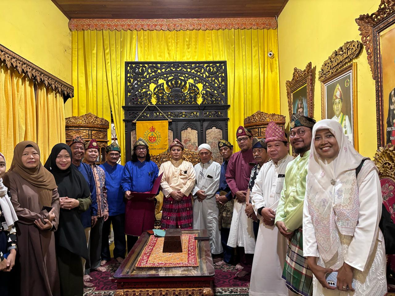 Buntut Konten Rendang di BKB, Sultan Palembang Tuntut Willie Salim Gelar Tepung Tawar 6916169D 6550 457A AAAB 6AAFCE9D0CDB