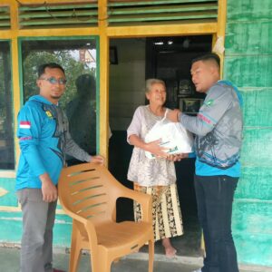 Nenek Zuryati: Bantuan Ini Sangat Berarti Bagi Kami