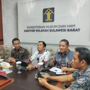 Kabag Persidangan DPRD Sulbar Hadiri Rapat Ranperda di Kemenkumham Kabag Persidangan DPRD Sulbar Hadiri Rapat Ranperda di Kemenkumham