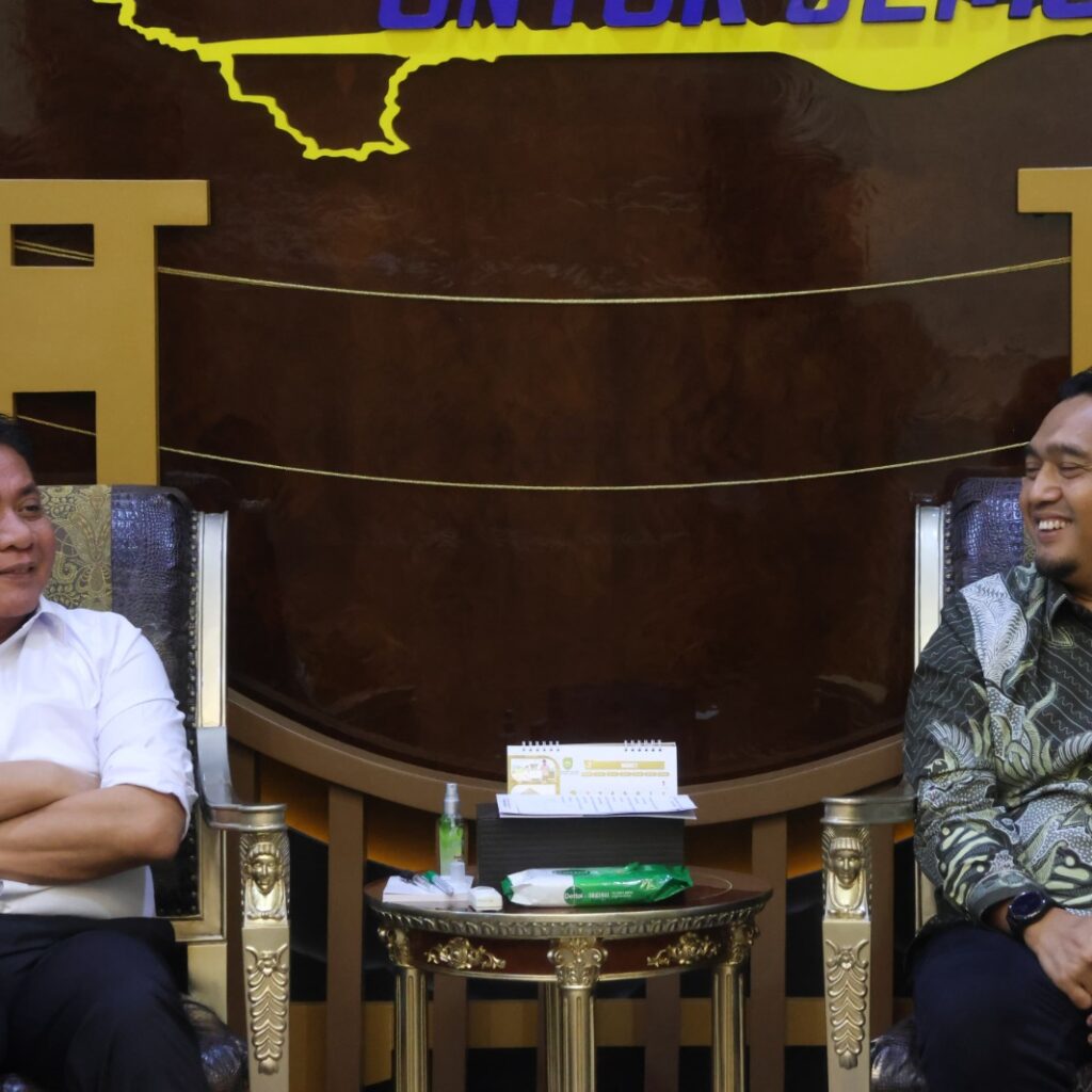 Deru Minta PLN Percepat Proses Pengalihan 54.000 Sambungan Rumah ke PLN