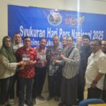 Penuh Keakraban, Hendry Ch Bangun Bersama Pengurus PWI Pusat Bukber dan Launching Buku Catatan HPN 2025