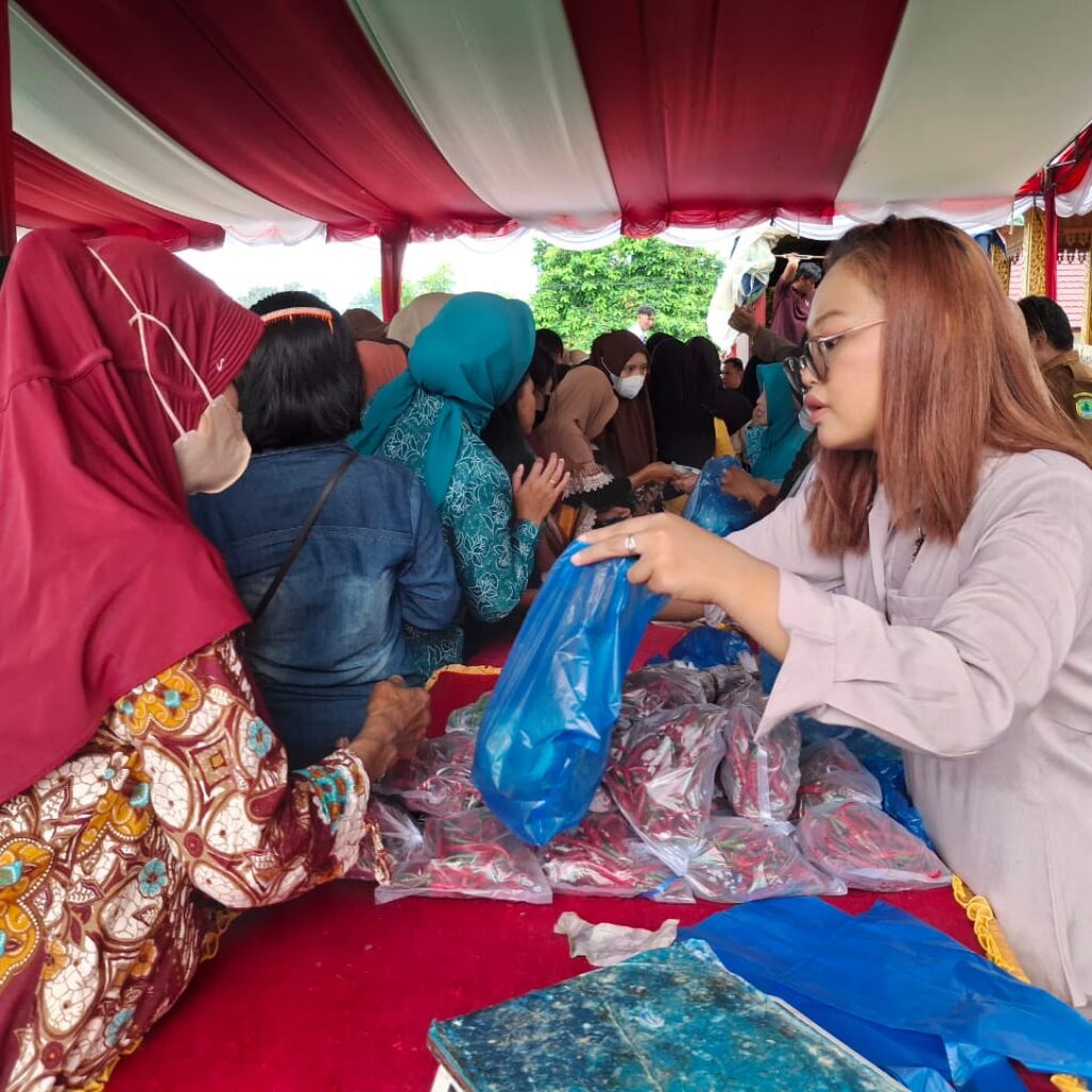 Pasar Murah Digelar di Talang Ubi PALI