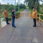 Pasca Diterjang  Arus Deras, Bupati Panca Minta Dinas PUPR ‘Gercep’ Lakukan Perbaikan Jembatan Besi Lubuk Lukam, Saat Ini Bisa Dilintasi Kendaraan Roda 2