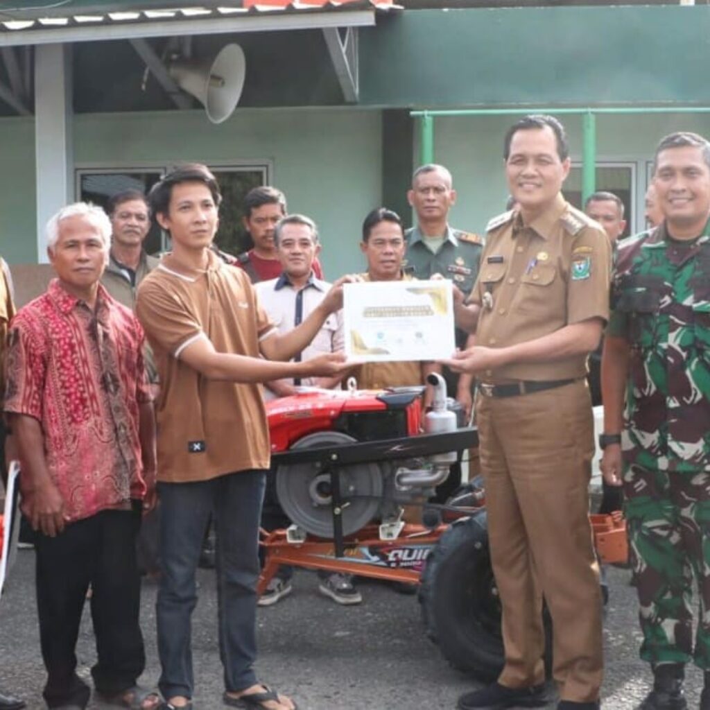 Sambangi Jajaran Forkopimda, Bupati Muara Enim Minta Dukungan Serta Serahkan Bantuan Alat Pertanian