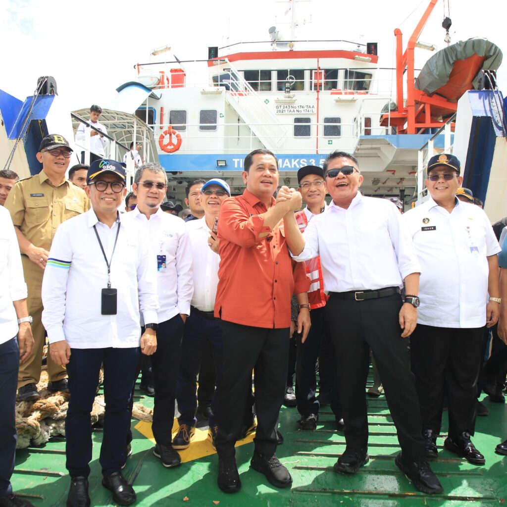 Gubernur Sumsel Herman Deru Resmikan Operasional Angkutan Penyeberangan KMP Puteri Leanpuri