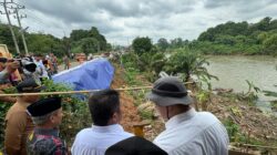 Gubernur Sumsel Herman Deru Gercep Tinjau Jalan Longsor Penghubung Kabupaten Musi Rawas dengan Muba