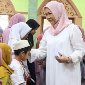 Pengajian Emak-Emak Cindo Militan dan Santuni 40 Anak Yatim