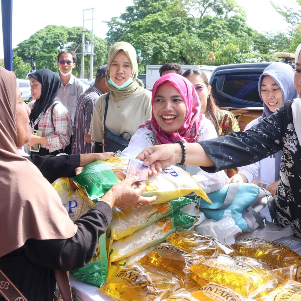 Bantu Warga Penuhi Kebutuhan Ramadhan, TP PKK Provinsi Sumsel Buka Operasi Pasar Ramadhan Tahun 2025