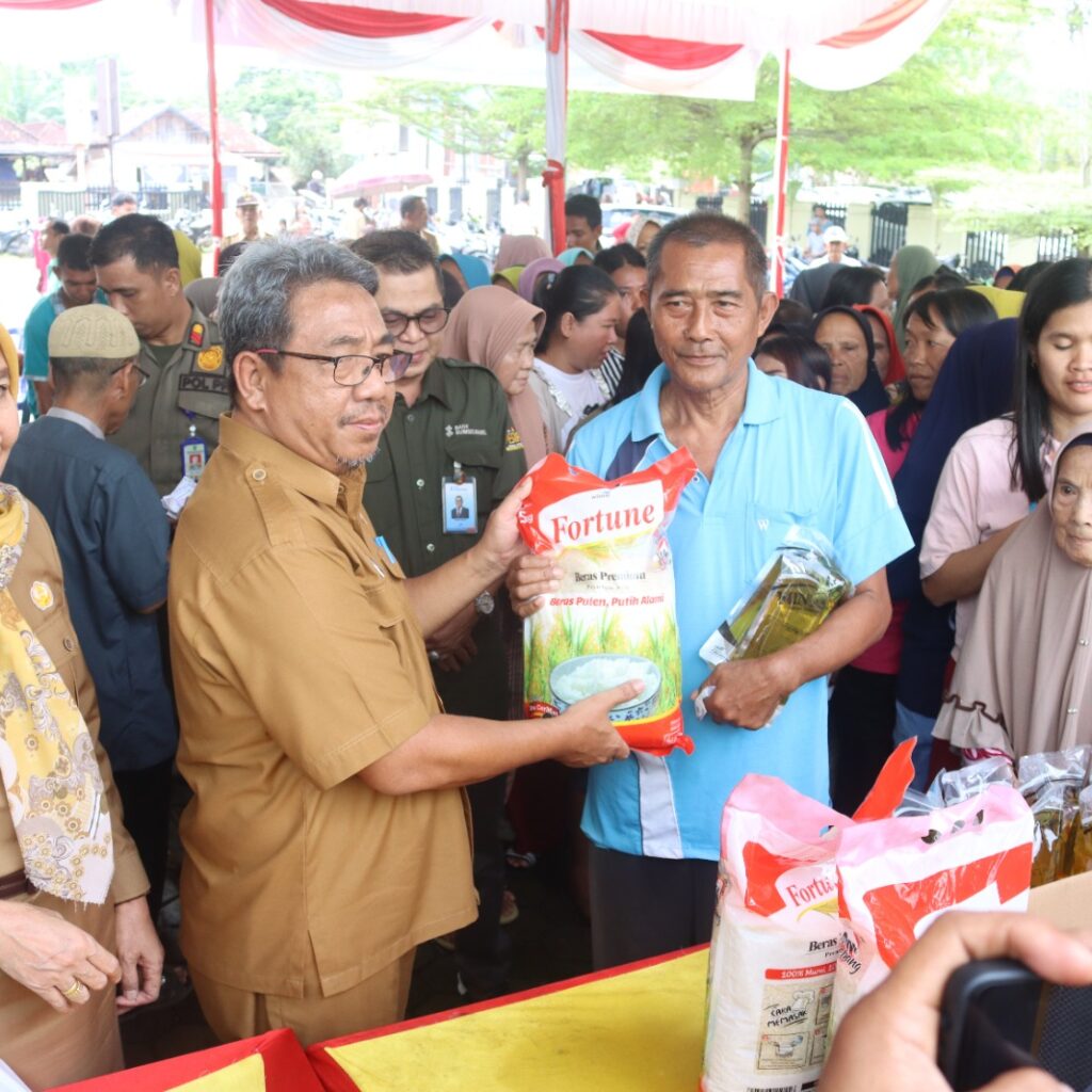 1.200 Paket Sembako Ludes Terjual
