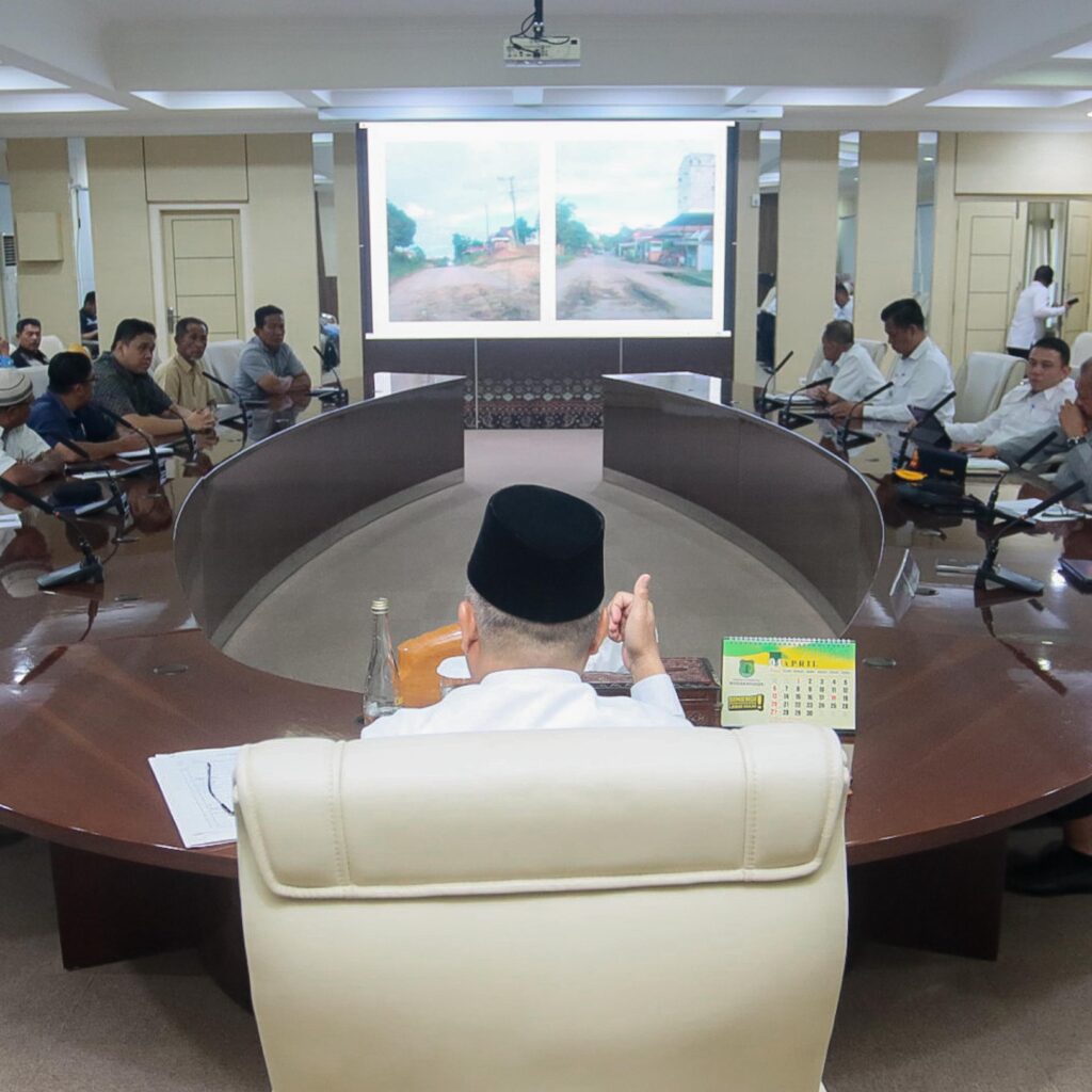 Gotong Royong Perbaiki Jalan Provinsi Lintas Sekayu–Kabupaten PALI
