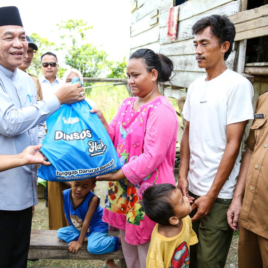 Bupati Muba H M Toha Hibahkan Tanah Pribadi untuk Romi dan Keluarga