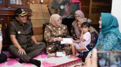 Bupati Muba M Toha Kunjungi Bocah Pengidap Jantung Bocor
