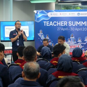 FIFGROUP Nobatkan Guru Penggerak Literasi Keuangansebagai Duta Menyala di Teacher Summit 2025
