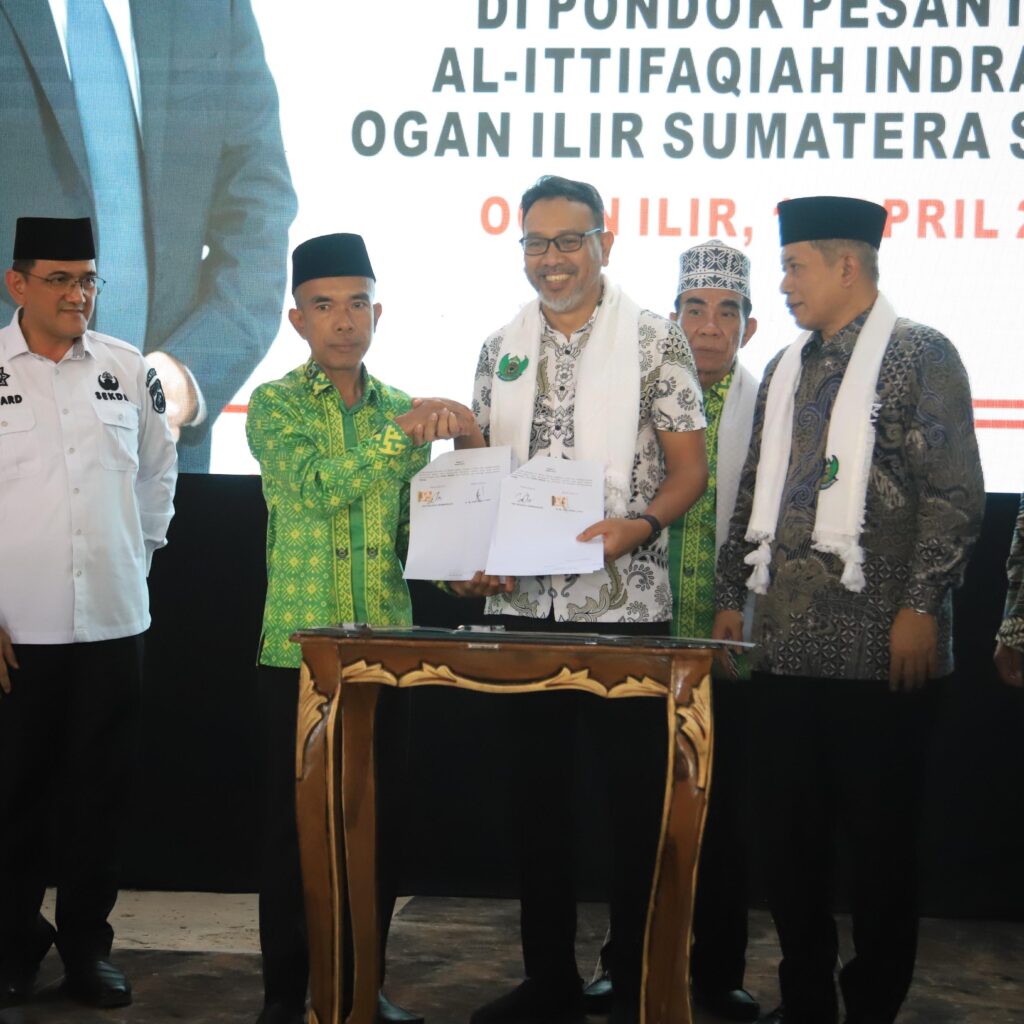 Wamen Koperasi RI Meresmikan Pembentukan Koperasi Merah Putih Ponpes Al Ittifaqiah Ogan Ilir