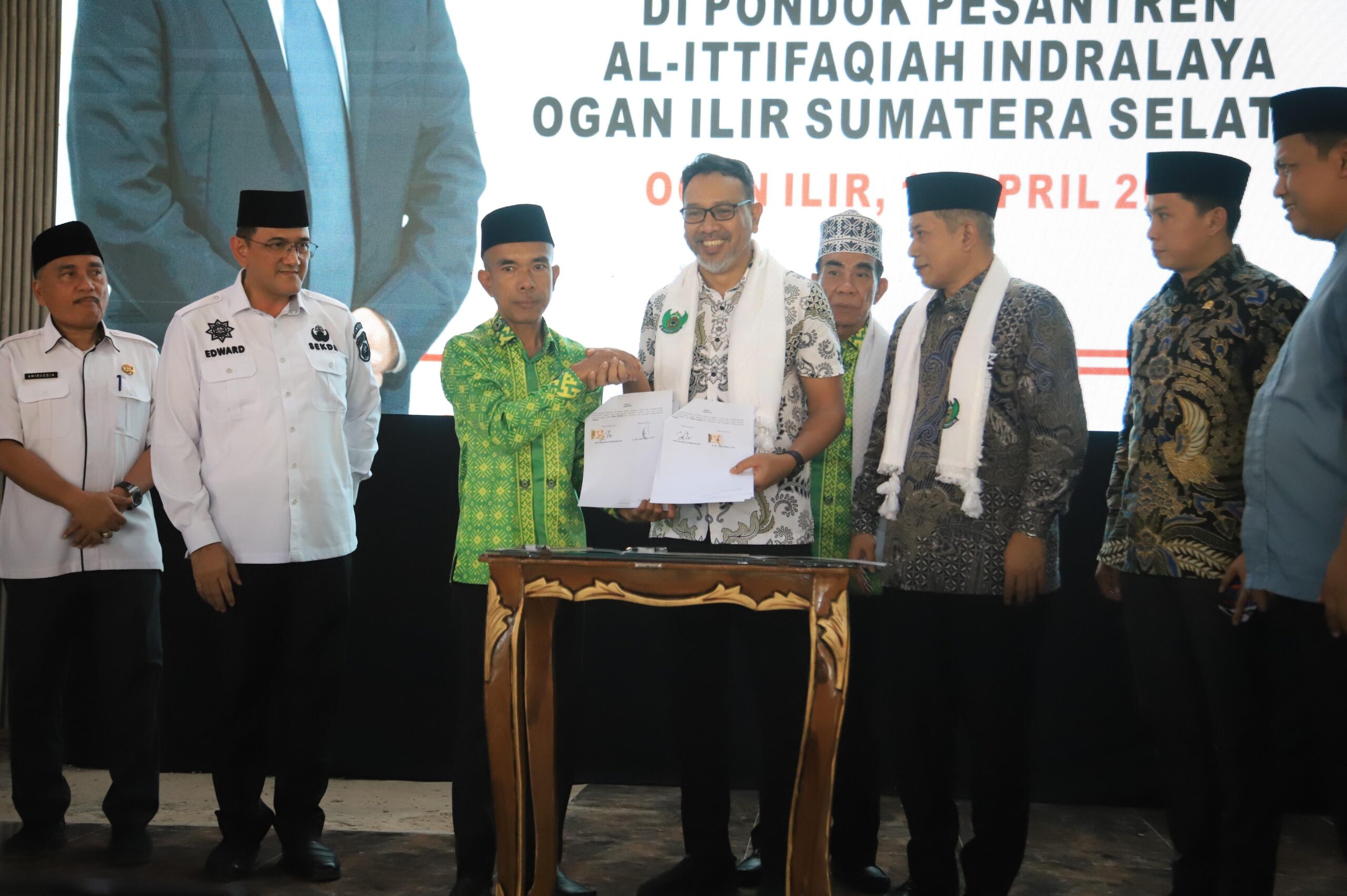 Wamen Koperasi RI Meresmikan Pembentukan Koperasi Merah Putih Ponpes Al Ittifaqiah Ogan Ilir
